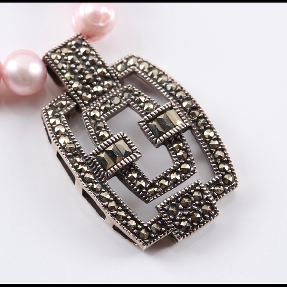 Authentic Pearl Necklace - Picture 2 of 5